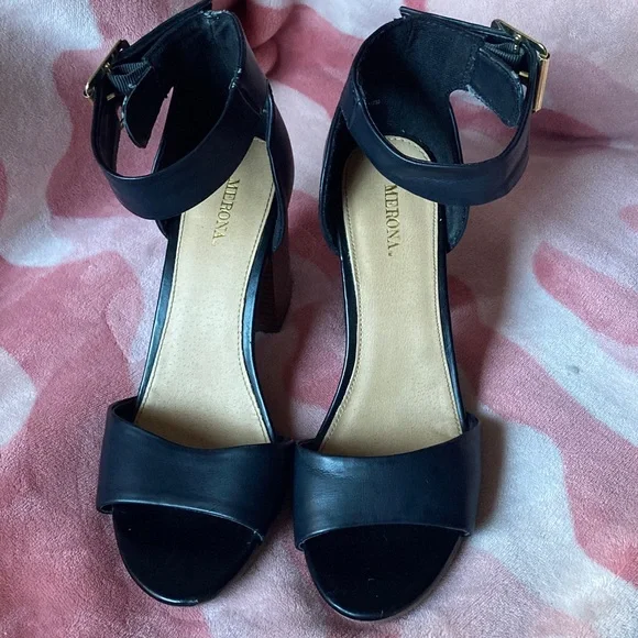 Merona Black Ankle Strap Sandals - Picture 2 of 10